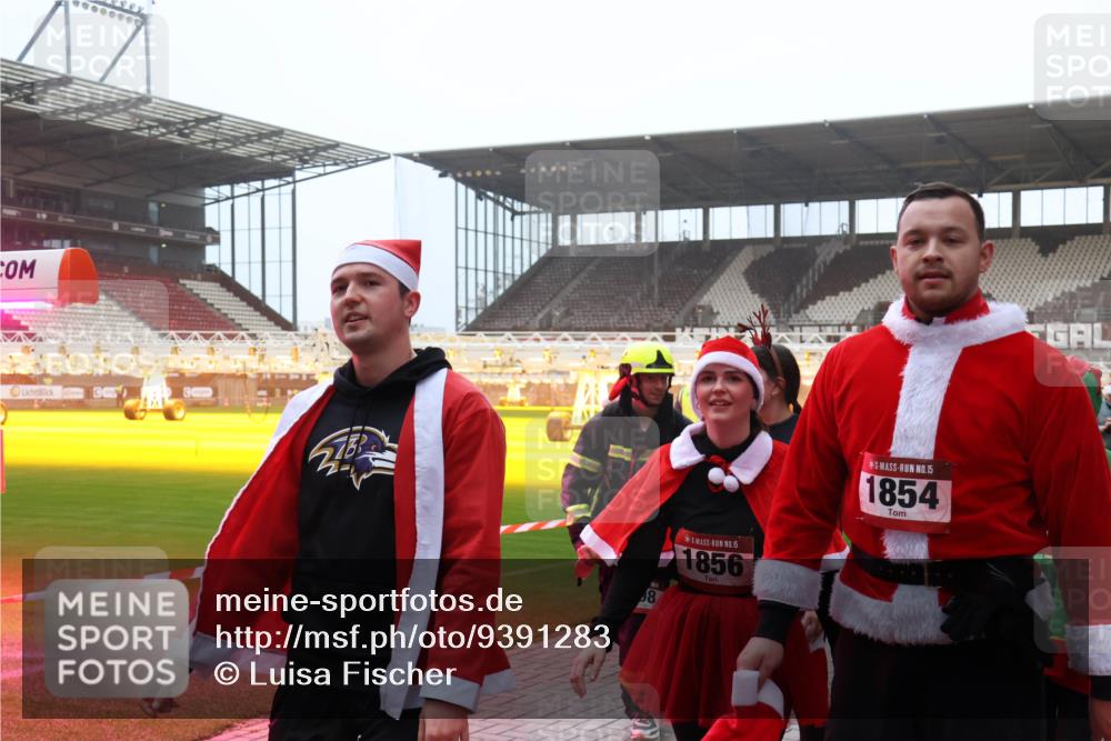 07.12.2025 - St. Pauli X-Mass-Run No. 15 Luisa Fischer http://msf.ph/oto/9391283 07.12.2025 11:05:59 Ziel 8, 15, 1856, 15, 1854, 199, 200, 201, 434, 831, 889, 924, 925, 927, 929, 932, 973, 1046, 1049, 1092, 1152, 1196, 1208, 1311, 1428, 1432, 1492, 1600, 1630, 1840, 1841, 2006, 2254, 2884, 3272, 3278 meine-sportfotos.de