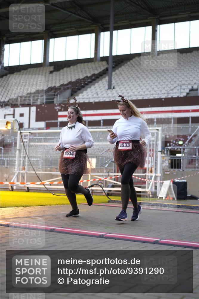 07.12.2025 - St. Pauli X-Mass-Run No. 15 Patografie http://msf.ph/oto/9391290 07.12.2025 10:29:47 Ziel 10, 423, 426, 1090, 1091, 1201, 1669, 2878, 3494, 3497, 3516, 3517, 4472, 4476, 4533, 4534, 4546 meine-sportfotos.de