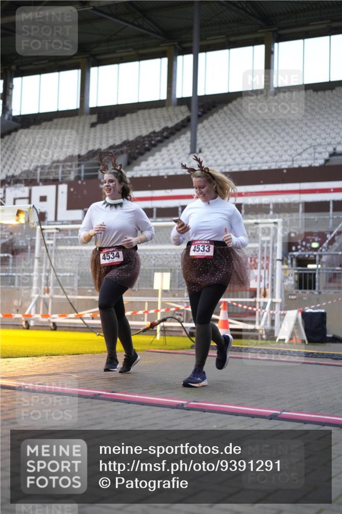 07.12.2025 - St. Pauli X-Mass-Run No. 15 Patografie http://msf.ph/oto/9391291 07.12.2025 10:29:47 Ziel 10, 423, 426, 1090, 1091, 1201, 1669, 2878, 3494, 3497, 3516, 3517, 4472, 4476, 4533, 4534, 4546 meine-sportfotos.de