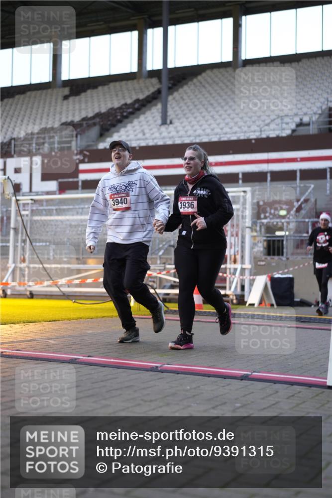 07.12.2025 - St. Pauli X-Mass-Run No. 15 Patografie http://msf.ph/oto/9391315 07.12.2025 10:30:40 Ziel 594, 601, 608, 1698, 1700, 2537, 3936, 3940, 3982, 3986, 4845, 4847 meine-sportfotos.de