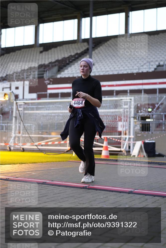 07.12.2025 - St. Pauli X-Mass-Run No. 15 Patografie http://msf.ph/oto/9391322 07.12.2025 10:30:50 Ziel 594, 601, 608, 1015, 1075, 1698, 1700, 2537, 3936, 3940, 3982, 3986, 4464 meine-sportfotos.de