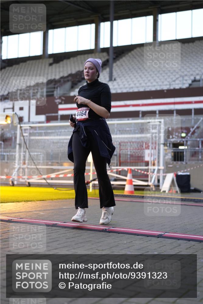 07.12.2025 - St. Pauli X-Mass-Run No. 15 Patografie http://msf.ph/oto/9391323 07.12.2025 10:30:50 Ziel 594, 601, 608, 1015, 1075, 1698, 1700, 2537, 3936, 3940, 3982, 3986, 4464 meine-sportfotos.de