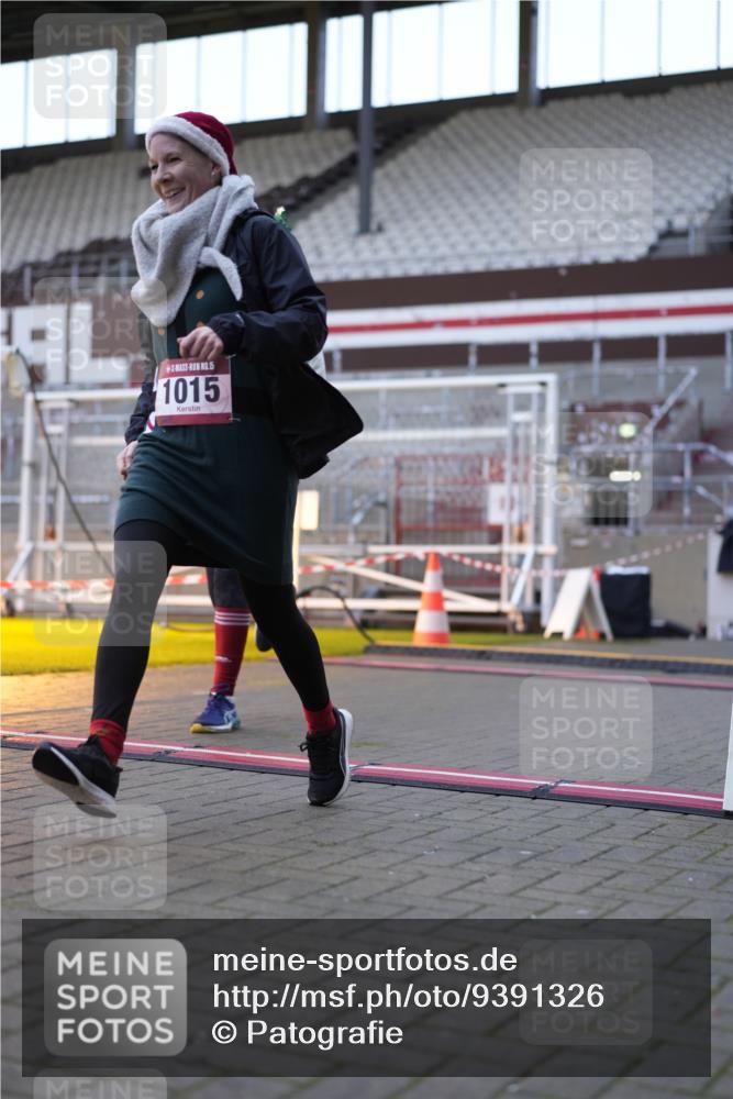 07.12.2025 - St. Pauli X-Mass-Run No. 15 Patografie http://msf.ph/oto/9391326 07.12.2025 10:30:53 Ziel 594, 601, 608, 1015, 1075, 1698, 1700, 3936, 3940, 3982, 3986, 4464 meine-sportfotos.de