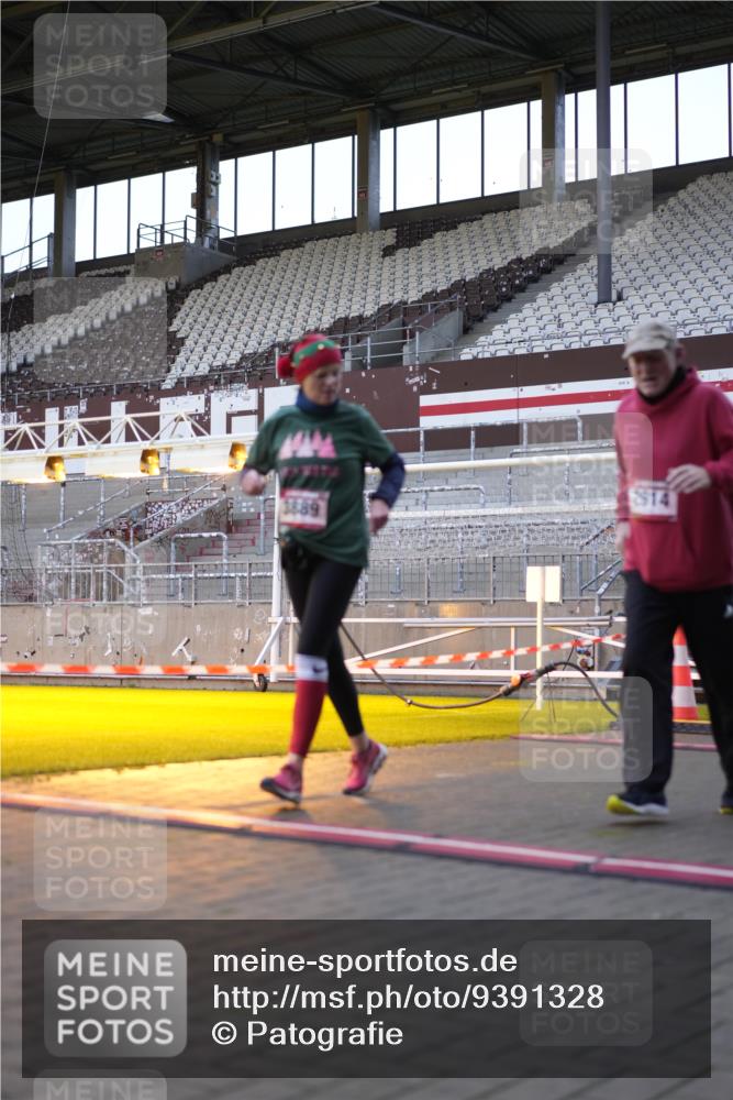 07.12.2025 - St. Pauli X-Mass-Run No. 15 Patografie http://msf.ph/oto/9391328 07.12.2025 10:31:07 Ziel 1015, 1075, 1545, 2073, 2172, 2914, 3889 meine-sportfotos.de