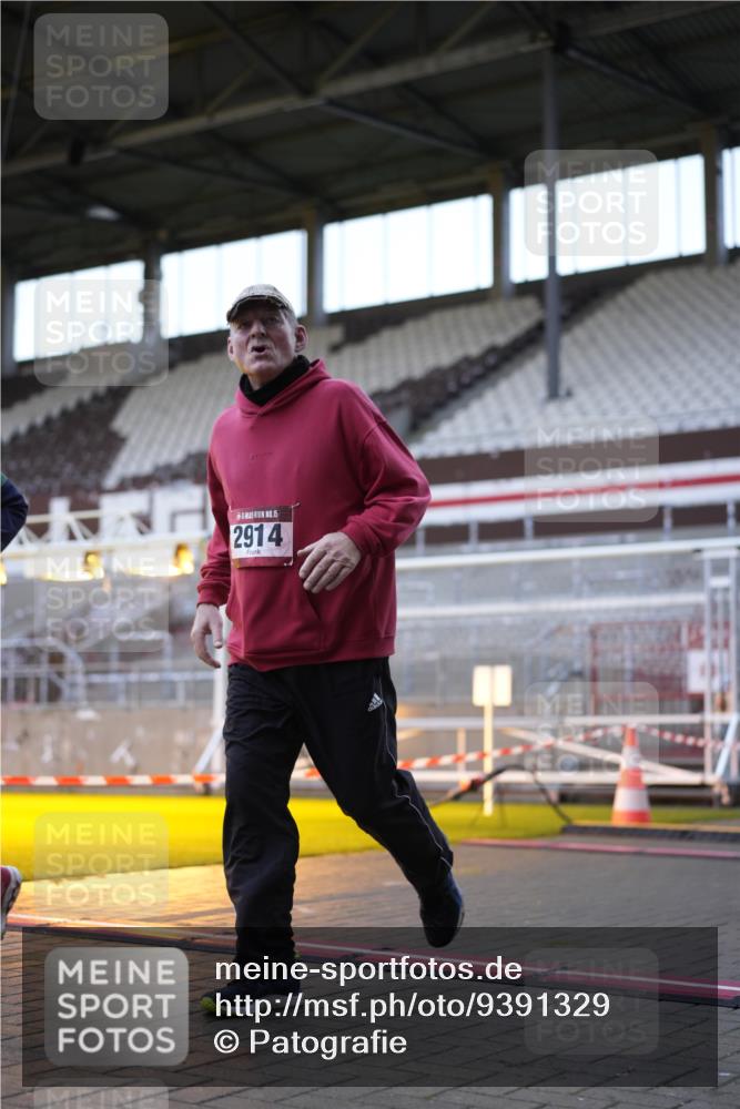 07.12.2025 - St. Pauli X-Mass-Run No. 15 Patografie http://msf.ph/oto/9391329 07.12.2025 10:31:08 Ziel 1015, 1075, 1545, 2073, 2172, 2914, 3889 meine-sportfotos.de