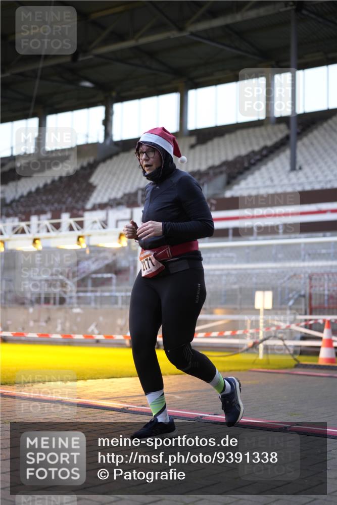 07.12.2025 - St. Pauli X-Mass-Run No. 15 Patografie http://msf.ph/oto/9391338 07.12.2025 10:31:18 Ziel 343, 1545, 2073, 2171, 2172, 2540, 2914, 3889, 4412 meine-sportfotos.de