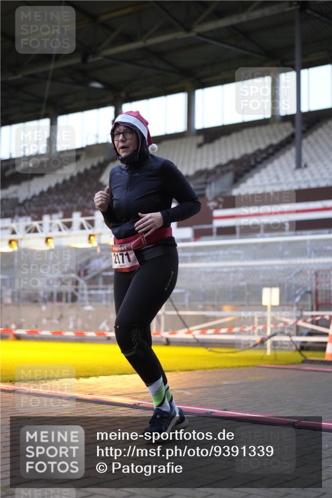 07.12.2025 - St. Pauli X-Mass-Run No. 15 Patografie http://msf.ph/oto/9391339 07.12.2025 10:31:18 Ziel 343, 1545, 2073, 2171, 2172, 2540, 2914, 3889, 4412 meine-sportfotos.de