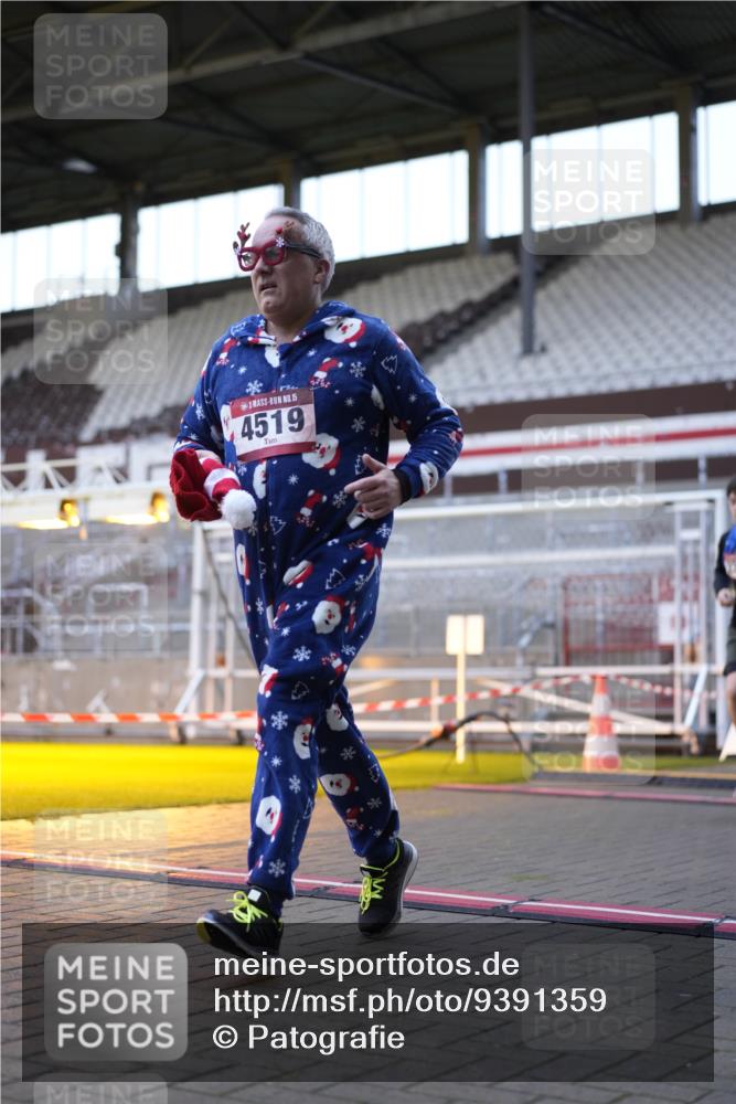 07.12.2025 - St. Pauli X-Mass-Run No. 15 Patografie http://msf.ph/oto/9391359 07.12.2025 10:31:40 Ziel 1818, 2352, 2418, 3895, 3896, 3897, 3969, 4467, 4518, 4519, 4520 meine-sportfotos.de