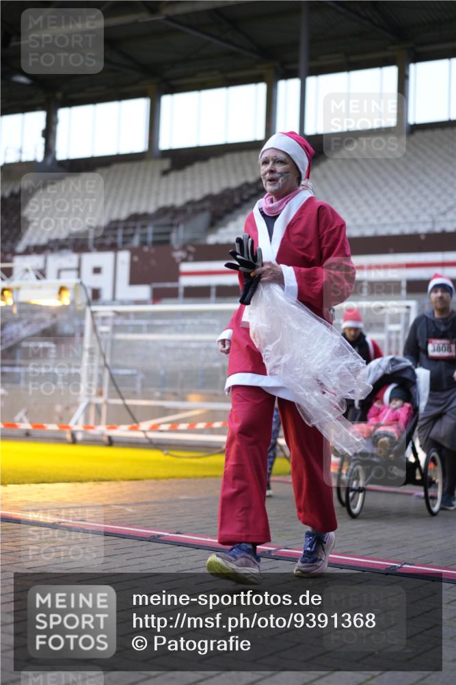 07.12.2025 - St. Pauli X-Mass-Run No. 15 Patografie http://msf.ph/oto/9391368 07.12.2025 10:31:45 Ziel 1818, 2352, 2418, 3267, 3716, 3806, 3808, 3895, 3896, 3897, 3969, 4467, 4484, 4495, 4504, 4518, 4519, 4520 meine-sportfotos.de