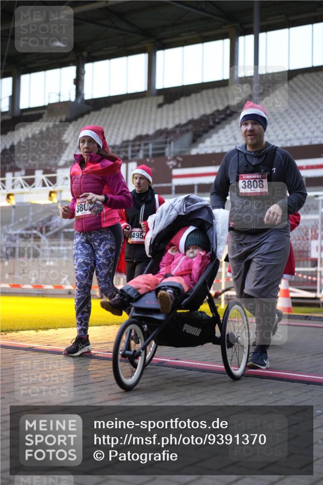 07.12.2025 - St. Pauli X-Mass-Run No. 15 Patografie http://msf.ph/oto/9391370 07.12.2025 10:31:47 Ziel 750, 752, 2352, 2418, 3267, 3716, 3806, 3808, 3895, 3896, 3897, 3969, 4467, 4484, 4495, 4504, 4518, 4519, 4520 meine-sportfotos.de