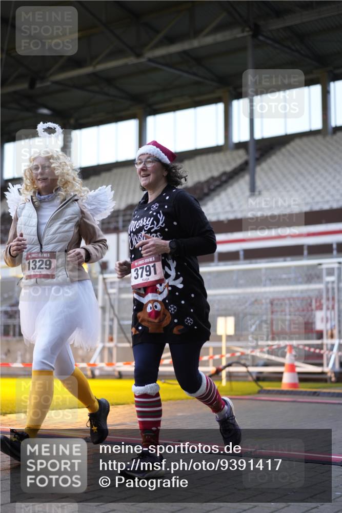 07.12.2025 - St. Pauli X-Mass-Run No. 15 Patografie http://msf.ph/oto/9391417 07.12.2025 10:33:14 Ziel 83, 498, 1268, 1329, 2054, 3543, 3548, 3791, 3901, 3902 meine-sportfotos.de
