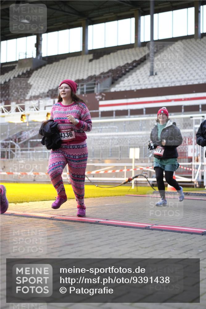 07.12.2025 - St. Pauli X-Mass-Run No. 15 Patografie http://msf.ph/oto/9391438 07.12.2025 10:34:31 Ziel 137, 578, 2212, 2639, 3389, 3390, 4316, 4317, 4336, 4337 meine-sportfotos.de