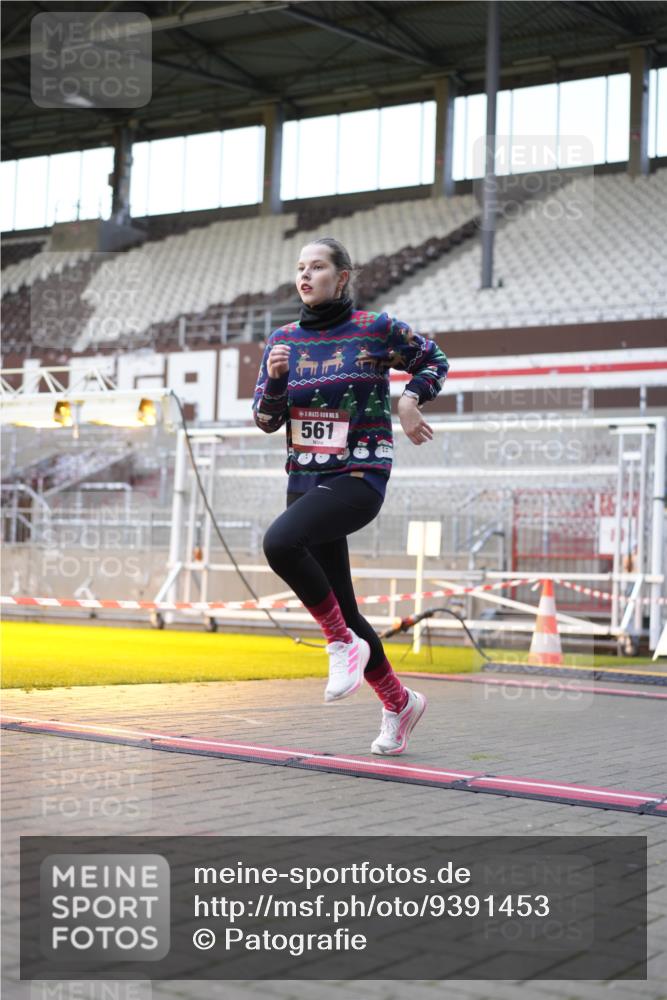 07.12.2025 - St. Pauli X-Mass-Run No. 15 Patografie http://msf.ph/oto/9391453 07.12.2025 10:34:56 Ziel 493, 561, 4276, 4277, 4310, 4443 meine-sportfotos.de