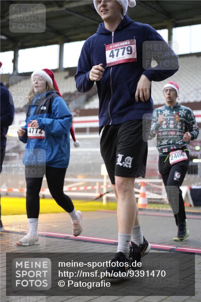 07.12.2025 - St. Pauli X-Mass-Run No. 15 Patografie http://msf.ph/oto/9391470 07.12.2025 10:35:11 Ziel 561, 2353, 2406, 2422, 2857, 2863, 3224, 3721, 4147, 4149, 4443, 4595, 4772, 4776, 4778, 4779 meine-sportfotos.de