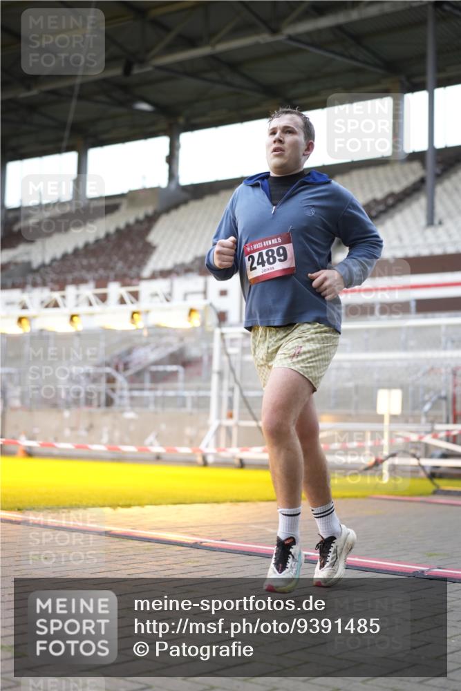 07.12.2025 - St. Pauli X-Mass-Run No. 15 Patografie http://msf.ph/oto/9391485 07.12.2025 10:35:43 Ziel 1822, 2489, 4034 meine-sportfotos.de