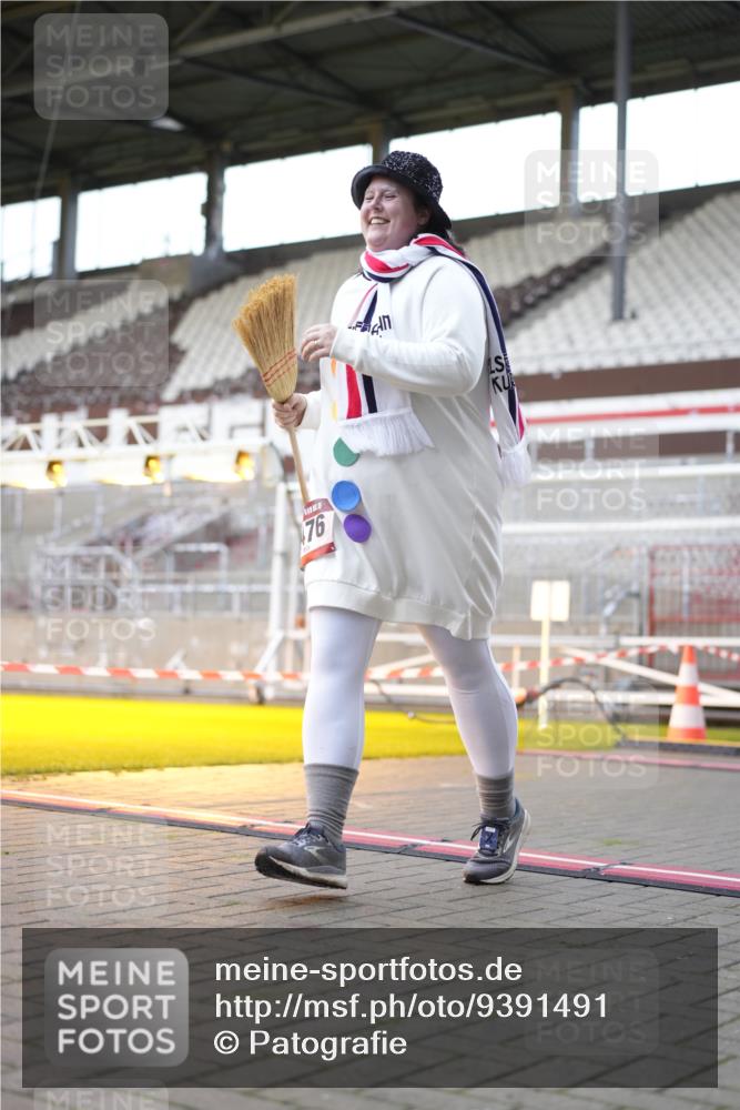 07.12.2025 - St. Pauli X-Mass-Run No. 15 Patografie http://msf.ph/oto/9391491 07.12.2025 10:35:52 Ziel 350, 2489, 3476, 4034 meine-sportfotos.de