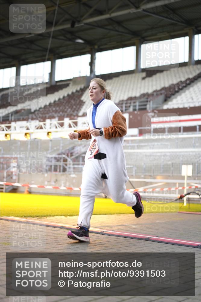 07.12.2025 - St. Pauli X-Mass-Run No. 15 Patografie http://msf.ph/oto/9391503 07.12.2025 10:36:30 Ziel 717, 2948, 3089, 3382, 4200, 4591, 4597, 4599 meine-sportfotos.de