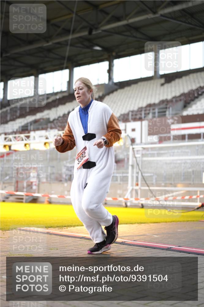 07.12.2025 - St. Pauli X-Mass-Run No. 15 Patografie http://msf.ph/oto/9391504 07.12.2025 10:36:30 Ziel 717, 2948, 3089, 3382, 4200, 4591, 4597, 4599 meine-sportfotos.de