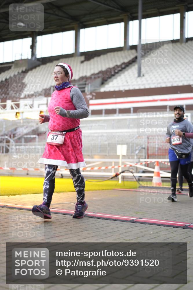 07.12.2025 - St. Pauli X-Mass-Run No. 15 Patografie http://msf.ph/oto/9391520 07.12.2025 10:36:42 Ziel 37, 511, 521, 665, 717, 833, 2615, 3056, 3263, 3382, 4597, 4690, 4691, 4693 meine-sportfotos.de