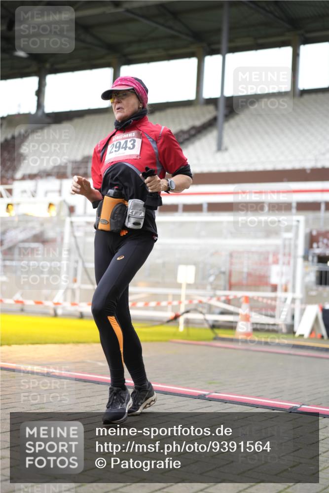 07.12.2025 - St. Pauli X-Mass-Run No. 15 Patografie http://msf.ph/oto/9391564 07.12.2025 10:38:45 Ziel 1250, 1255, 2943, 3058, 3061 meine-sportfotos.de