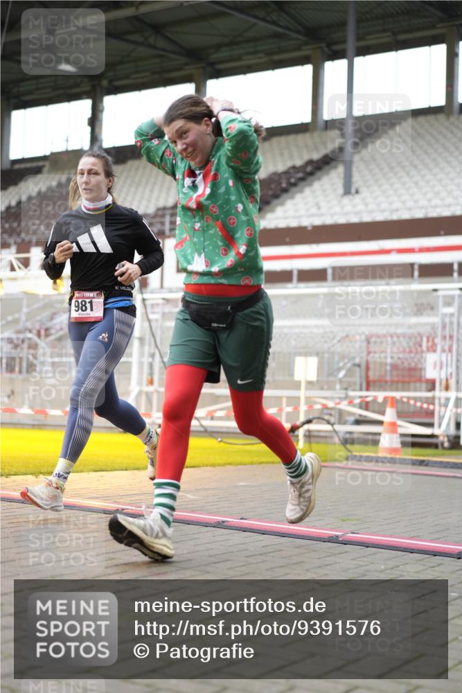 07.12.2025 - St. Pauli X-Mass-Run No. 15 Patografie http://msf.ph/oto/9391576 07.12.2025 10:39:22 Ziel 981, 1796, 1889, 2354, 3118, 3240, 3242 meine-sportfotos.de