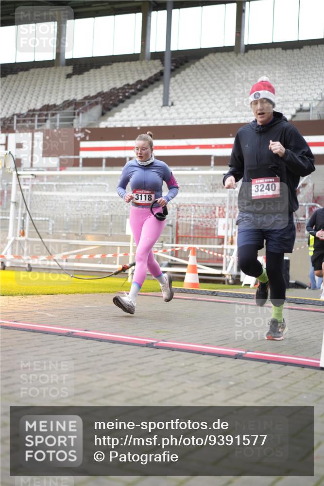 07.12.2025 - St. Pauli X-Mass-Run No. 15 Patografie http://msf.ph/oto/9391577 07.12.2025 10:39:25 Ziel 981, 1796, 1889, 2354, 2420, 3118, 3240, 3242 meine-sportfotos.de