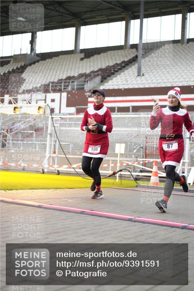 07.12.2025 - St. Pauli X-Mass-Run No. 15 Patografie http://msf.ph/oto/9391591 07.12.2025 10:39:48 Ziel 87, 108, 827, 1604, 1748, 1749, 2588, 2754, 4207, 4211 meine-sportfotos.de