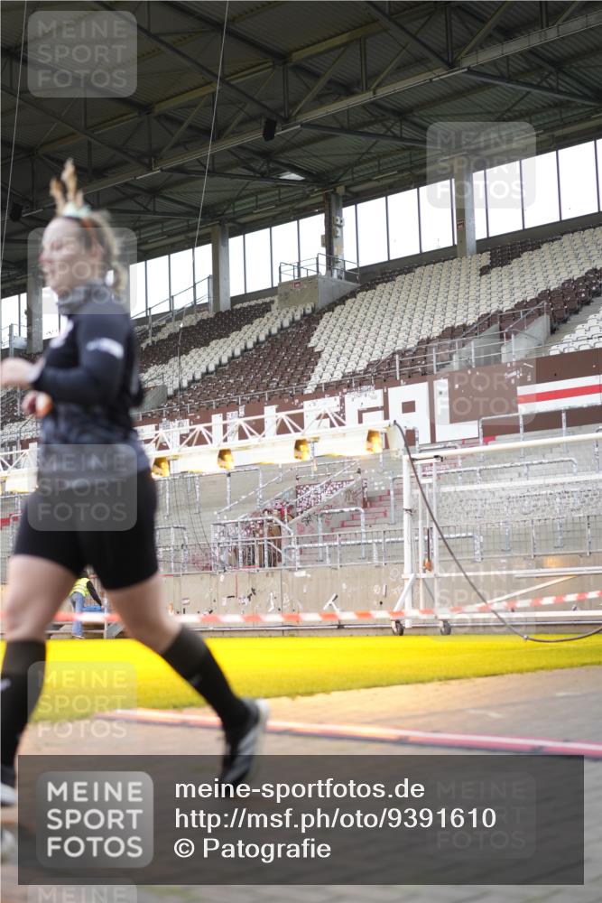 07.12.2025 - St. Pauli X-Mass-Run No. 15 Patografie http://msf.ph/oto/9391610 07.12.2025 10:40:08 Ziel 230, 538, 580, 3161, 3164, 3796, 3797, 4874, 4878 meine-sportfotos.de