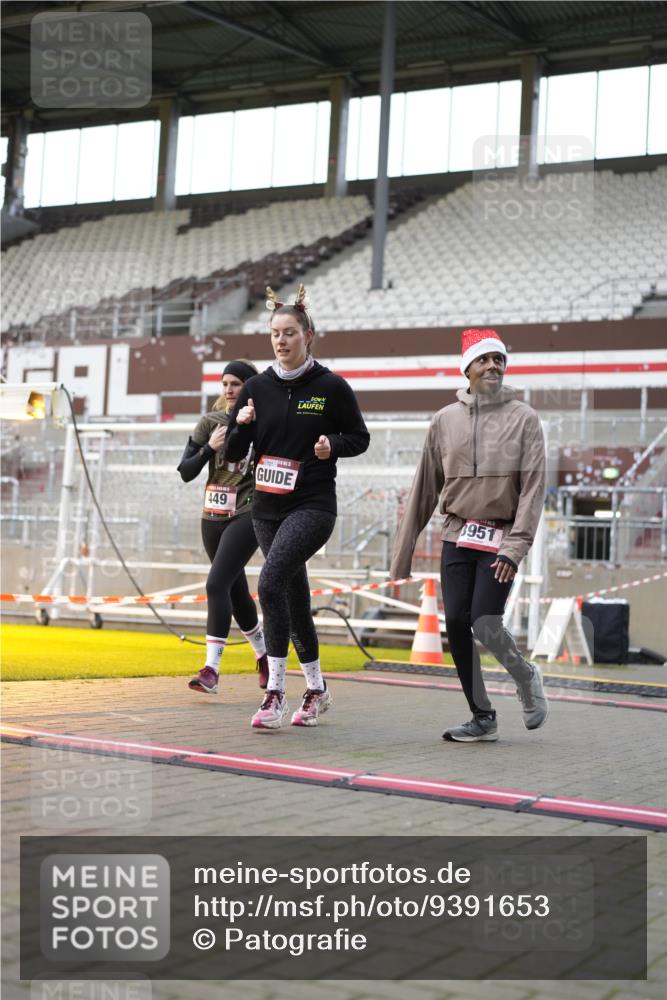 07.12.2025 - St. Pauli X-Mass-Run No. 15 Patografie http://msf.ph/oto/9391653 07.12.2025 10:40:58 Ziel 288, 449, 545, 952, 3264, 3265, 3951, 4773, 4871 meine-sportfotos.de