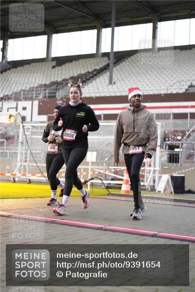 07.12.2025 - St. Pauli X-Mass-Run No. 15 Patografie http://msf.ph/oto/9391654 07.12.2025 10:40:58 Ziel 288, 449, 545, 952, 3264, 3265, 3951, 4773, 4871 meine-sportfotos.de
