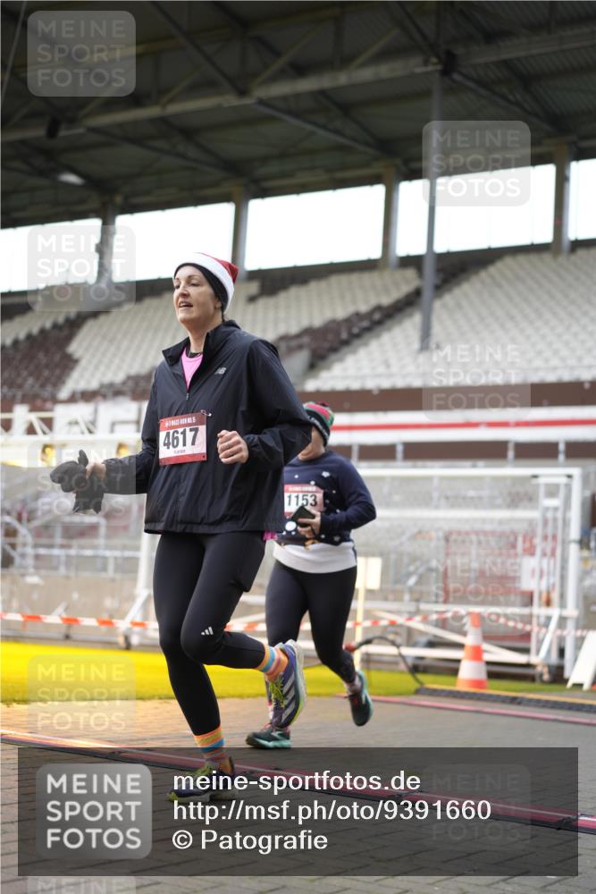 07.12.2025 - St. Pauli X-Mass-Run No. 15 Patografie http://msf.ph/oto/9391660 07.12.2025 10:41:04 Ziel 449, 545, 575, 952, 1153, 3047, 3264, 3265, 3951, 4617, 4773 meine-sportfotos.de