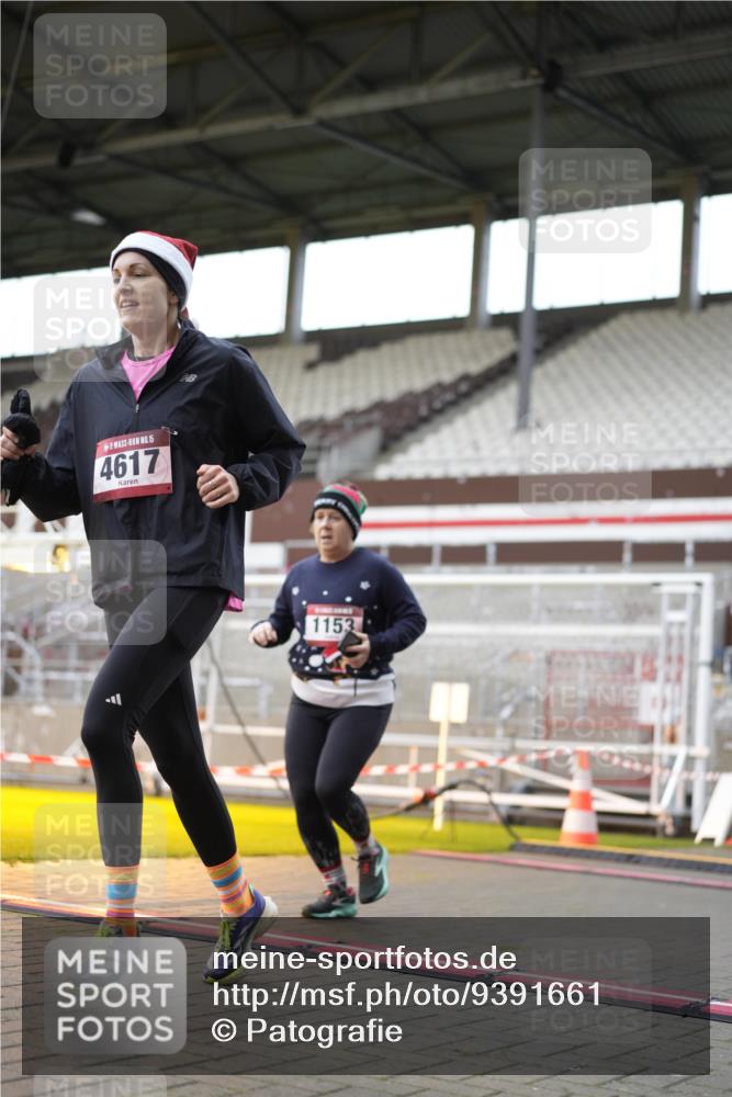 07.12.2025 - St. Pauli X-Mass-Run No. 15 Patografie http://msf.ph/oto/9391661 07.12.2025 10:41:04 Ziel 449, 545, 575, 952, 1153, 3047, 3264, 3265, 3951, 4617, 4773 meine-sportfotos.de