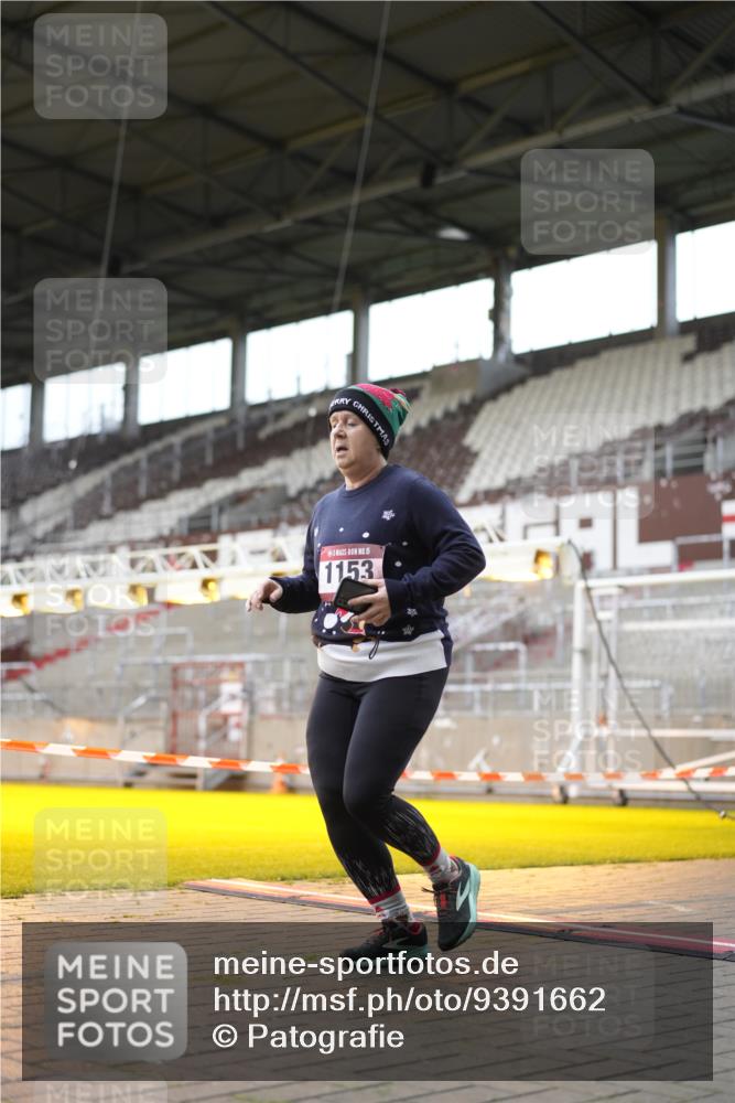 07.12.2025 - St. Pauli X-Mass-Run No. 15 Patografie http://msf.ph/oto/9391662 07.12.2025 10:41:05 Ziel 449, 545, 575, 952, 1153, 3047, 3264, 3265, 3951, 4617, 4773 meine-sportfotos.de