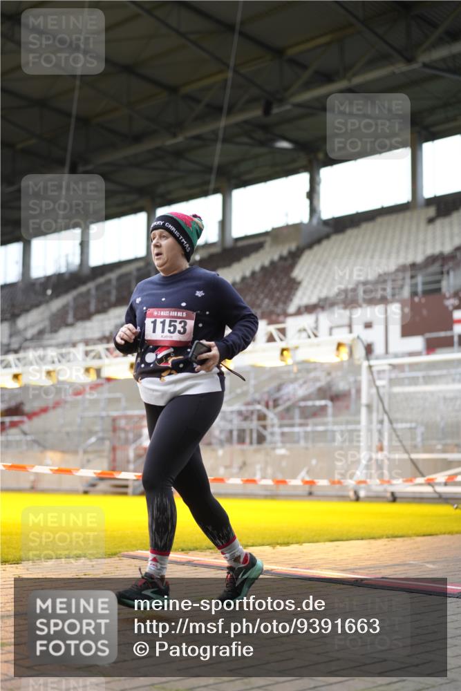 07.12.2025 - St. Pauli X-Mass-Run No. 15 Patografie http://msf.ph/oto/9391663 07.12.2025 10:41:05 Ziel 449, 545, 575, 952, 1153, 3047, 3264, 3265, 3951, 4617, 4773 meine-sportfotos.de