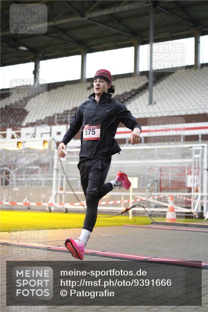 07.12.2025 - St. Pauli X-Mass-Run No. 15 Patografie http://msf.ph/oto/9391666 07.12.2025 10:41:07 Ziel 449, 545, 575, 952, 1153, 2330, 2331, 3047, 3951, 4617, 4773 meine-sportfotos.de