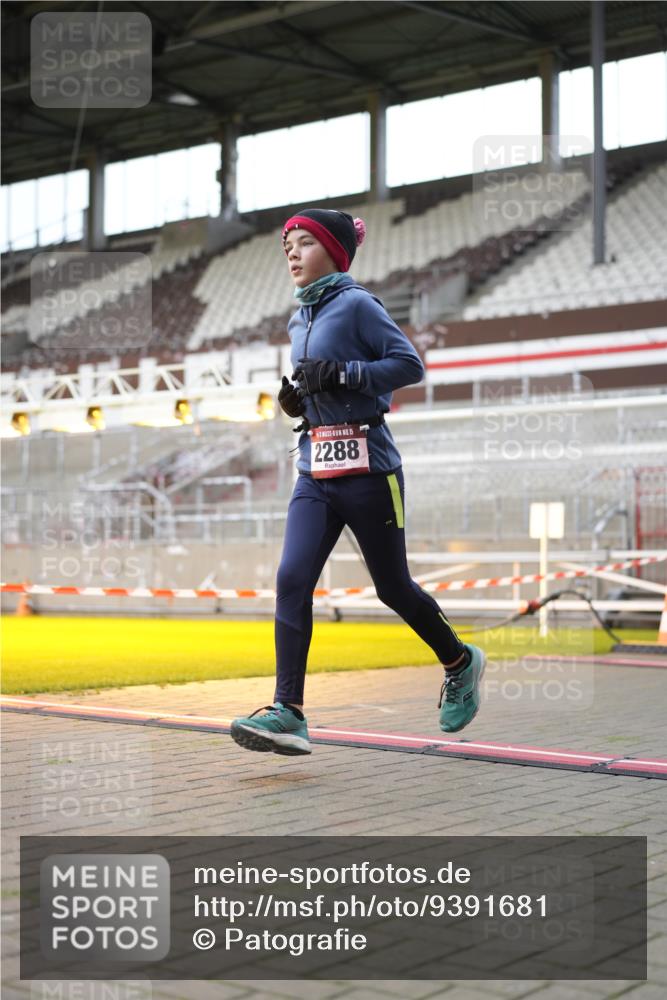 07.12.2025 - St. Pauli X-Mass-Run No. 15 Patografie http://msf.ph/oto/9391681 07.12.2025 10:41:33 Ziel 141, 259, 279, 322, 1275, 2288, 2507, 3392 meine-sportfotos.de