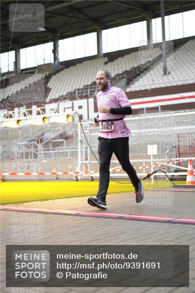 07.12.2025 - St. Pauli X-Mass-Run No. 15 Patografie http://msf.ph/oto/9391691 07.12.2025 10:41:39 Ziel 141, 279, 322, 1275, 2288, 2563, 3392 meine-sportfotos.de