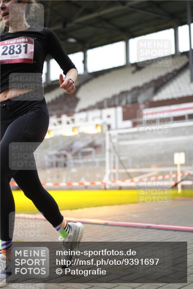 07.12.2025 - St. Pauli X-Mass-Run No. 15 Patografie http://msf.ph/oto/9391697 07.12.2025 10:41:49 Ziel 141, 279, 322, 1266, 1675, 2563, 2829, 2831 meine-sportfotos.de