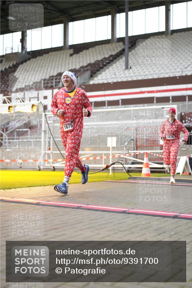 07.12.2025 - St. Pauli X-Mass-Run No. 15 Patografie http://msf.ph/oto/9391700 07.12.2025 10:41:53 Ziel 141, 322, 968, 1266, 1674, 1675, 1676, 2563, 2829, 2831 meine-sportfotos.de