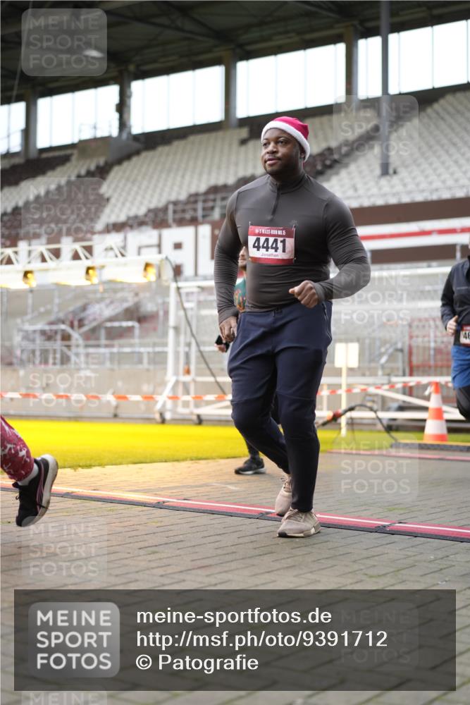 07.12.2025 - St. Pauli X-Mass-Run No. 15 Patografie http://msf.ph/oto/9391712 07.12.2025 10:42:06 Ziel 968, 1674, 1675, 1676, 2261, 3042, 4045, 4046, 4441, 4622 meine-sportfotos.de
