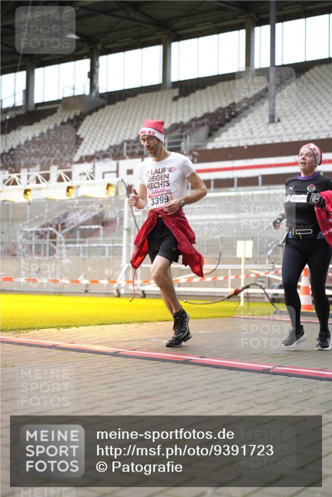 07.12.2025 - St. Pauli X-Mass-Run No. 15 Patografie http://msf.ph/oto/9391723 07.12.2025 10:42:17 Ziel 116, 563, 1272, 1438, 2013, 2157, 2261, 2722, 2931, 3042, 3399, 4045, 4046, 4441, 4622 meine-sportfotos.de