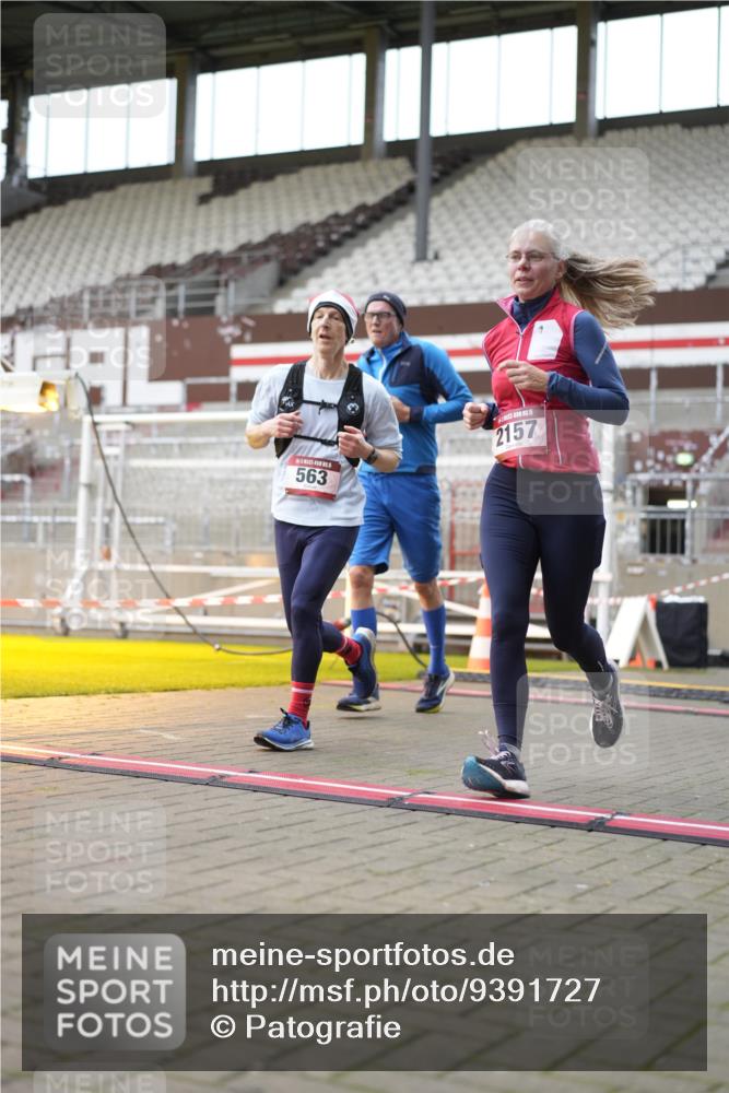 07.12.2025 - St. Pauli X-Mass-Run No. 15 Patografie http://msf.ph/oto/9391727 07.12.2025 10:42:19 Ziel 116, 563, 1272, 1438, 2013, 2157, 2261, 2722, 2931, 3042, 3399, 4045, 4046, 4441, 4622 meine-sportfotos.de