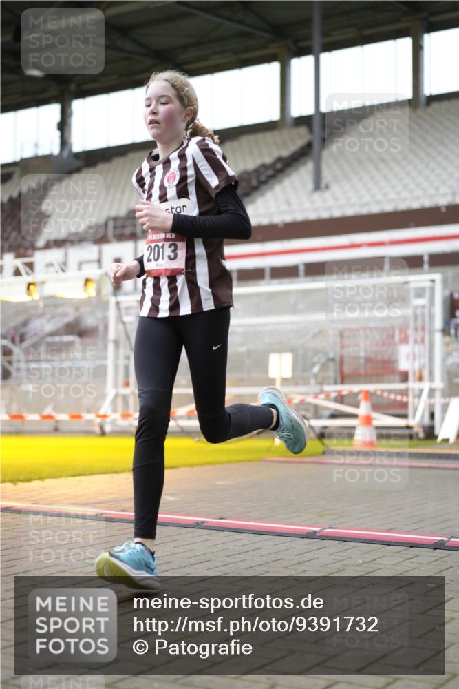 07.12.2025 - St. Pauli X-Mass-Run No. 15 Patografie http://msf.ph/oto/9391732 07.12.2025 10:42:21 Ziel 116, 563, 1272, 1358, 1438, 2012, 2013, 2157, 2261, 2722, 2931, 3042, 3399, 4441, 4622 meine-sportfotos.de