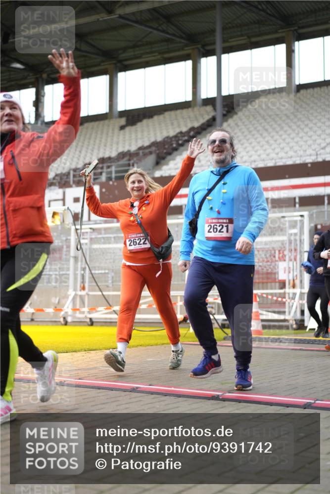 07.12.2025 - St. Pauli X-Mass-Run No. 15 Patografie http://msf.ph/oto/9391742 07.12.2025 10:42:29 Ziel 519, 563, 625, 1272, 1358, 1434, 2012, 2013, 2061, 2155, 2157, 2621, 2622, 2722, 2931, 3399, 4394 meine-sportfotos.de