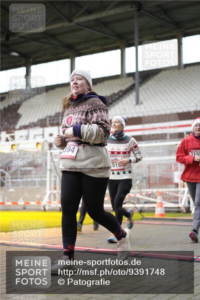 07.12.2025 - St. Pauli X-Mass-Run No. 15 Patografie http://msf.ph/oto/9391748 07.12.2025 10:42:31 Ziel 519, 563, 625, 1272, 1358, 1434, 2012, 2013, 2061, 2155, 2157, 2621, 2622, 2722, 2931, 3399, 4394, 4594 meine-sportfotos.de