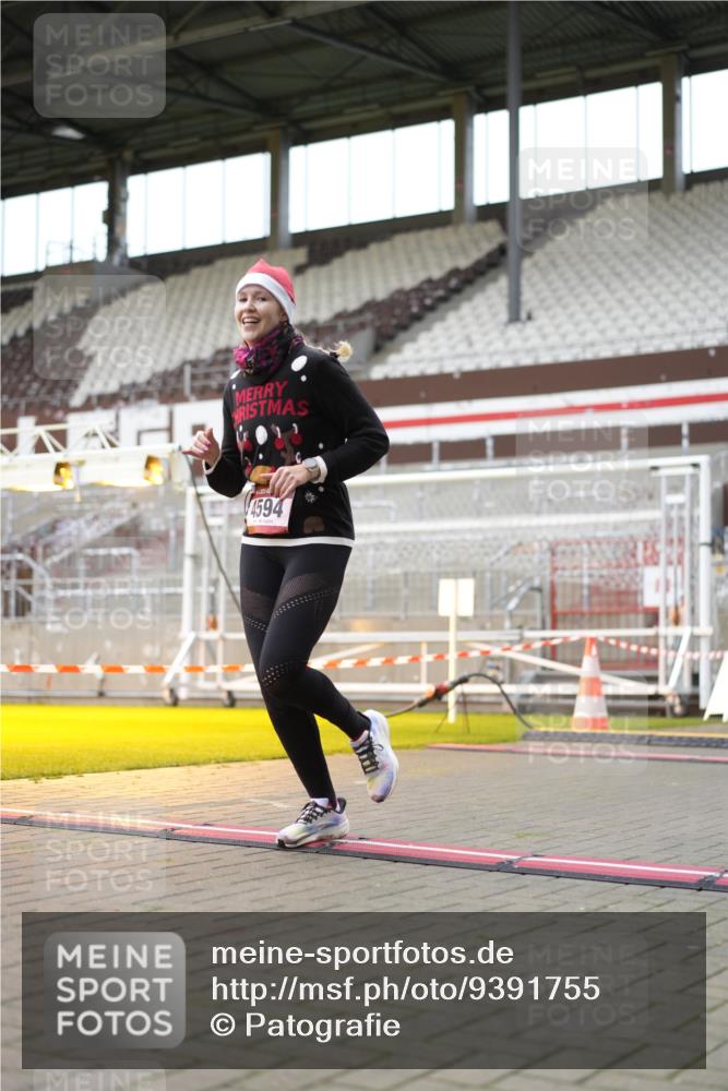 07.12.2025 - St. Pauli X-Mass-Run No. 15 Patografie http://msf.ph/oto/9391755 07.12.2025 10:42:36 Ziel 519, 598, 604, 625, 1358, 1434, 1758, 2012, 2061, 2155, 2621, 2622, 2722, 4394, 4594, 4857 meine-sportfotos.de