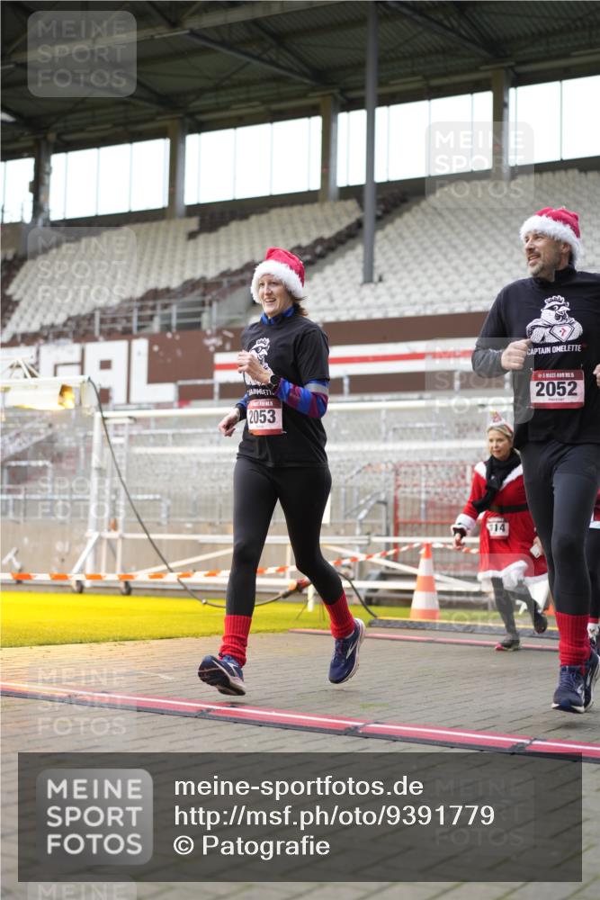 07.12.2025 - St. Pauli X-Mass-Run No. 15 Patografie http://msf.ph/oto/9391779 07.12.2025 10:43:04 Ziel 296, 1301, 1814, 1936, 2052, 2053, 2336, 2337, 2724, 2761, 2762, 2802, 2901, 3381, 4161, 4621 meine-sportfotos.de