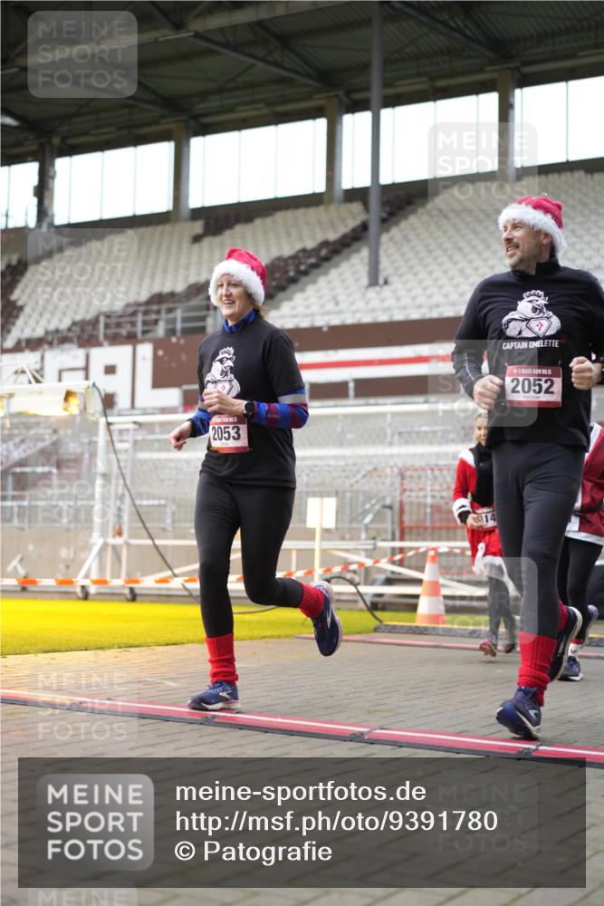 07.12.2025 - St. Pauli X-Mass-Run No. 15 Patografie http://msf.ph/oto/9391780 07.12.2025 10:43:04 Ziel 296, 1301, 1814, 1936, 2052, 2053, 2336, 2337, 2724, 2761, 2762, 2802, 2901, 3381, 4161, 4621 meine-sportfotos.de