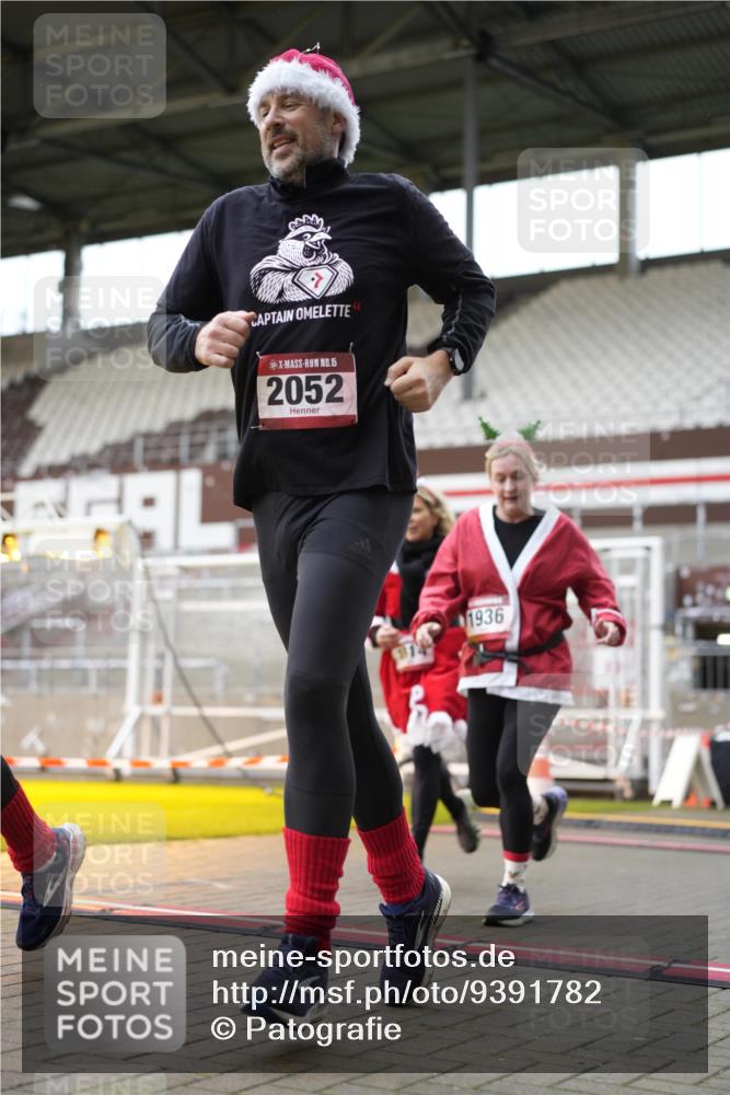 07.12.2025 - St. Pauli X-Mass-Run No. 15 Patografie http://msf.ph/oto/9391782 07.12.2025 10:43:05 Ziel 296, 1301, 1814, 1936, 2052, 2053, 2336, 2337, 2724, 2726, 2761, 2762, 2802, 2901, 3381, 4161, 4621 meine-sportfotos.de