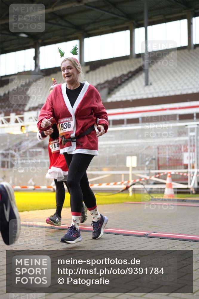 07.12.2025 - St. Pauli X-Mass-Run No. 15 Patografie http://msf.ph/oto/9391784 07.12.2025 10:43:06 Ziel 296, 1053, 1301, 1616, 1814, 1936, 2052, 2053, 2336, 2337, 2724, 2726, 2761, 2762, 2802, 2901, 3381, 4161, 4621 meine-sportfotos.de